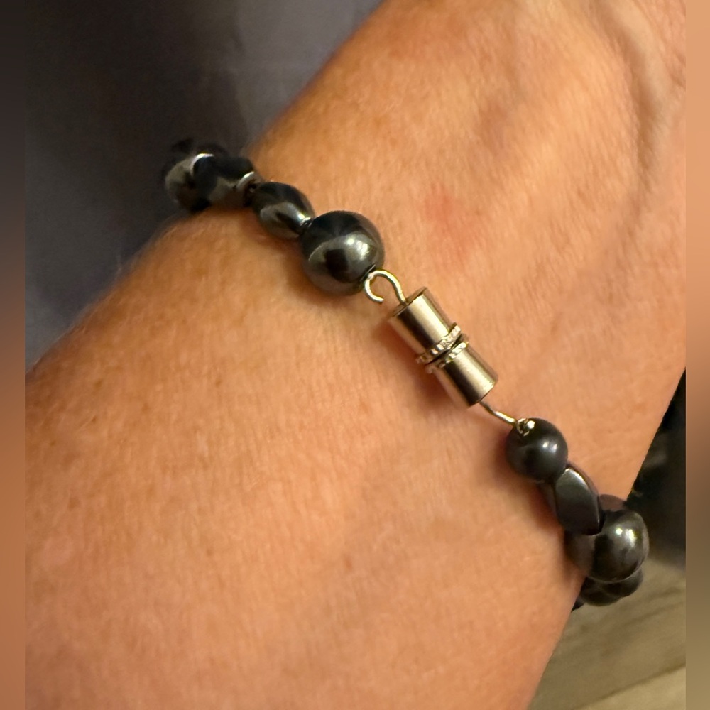 Handmade Hematite and Blue Crystal 8” Bracelet - Picture 8 of 8